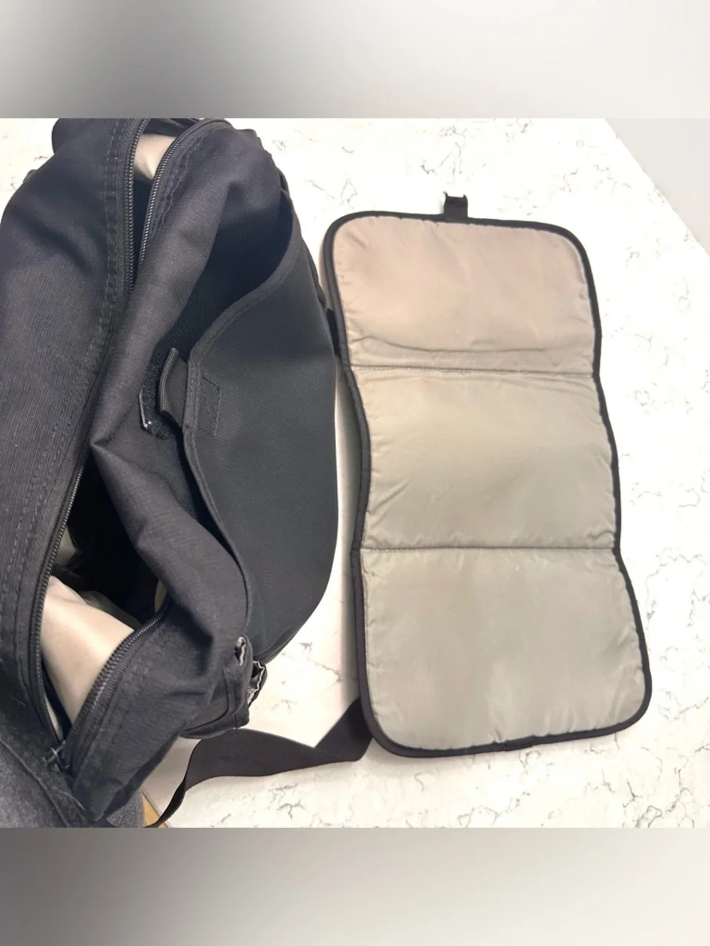 L.L.Bean Black Messenger Shoulder Cross Bag Laptop Diaper Bag With Pad